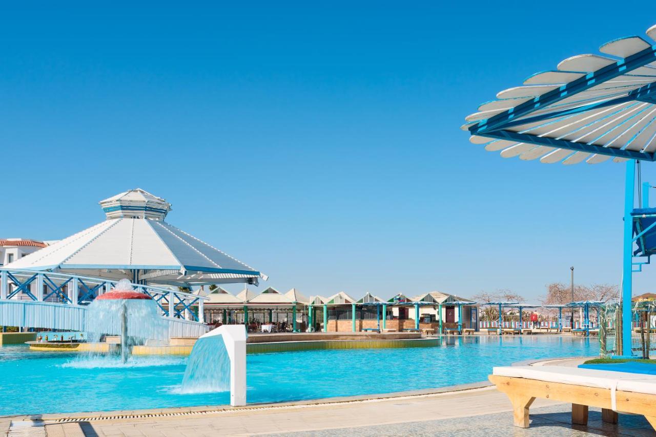 Dreams Beach Resort - Sharm El Sheikh Eksteriør billede The resort's main pool