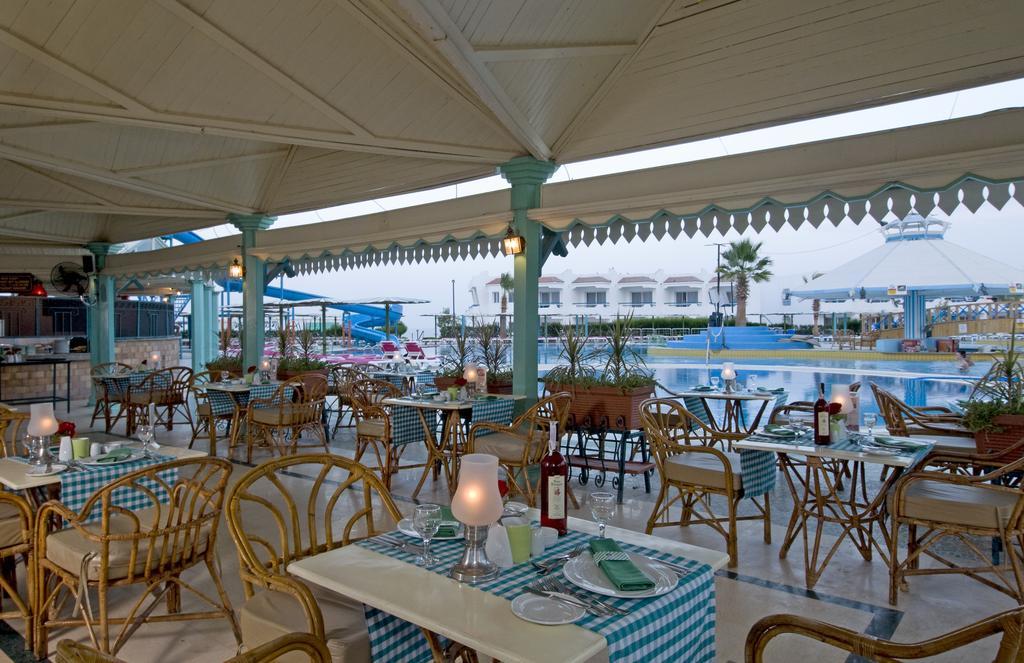 Dreams Beach Resort - Sharm El Sheikh Eksteriør billede The poolside restaurant at the hotel